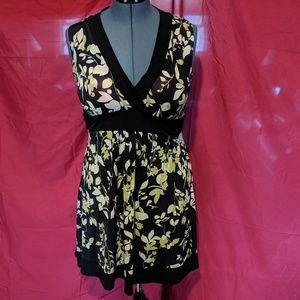 Sleeveless mid length dress